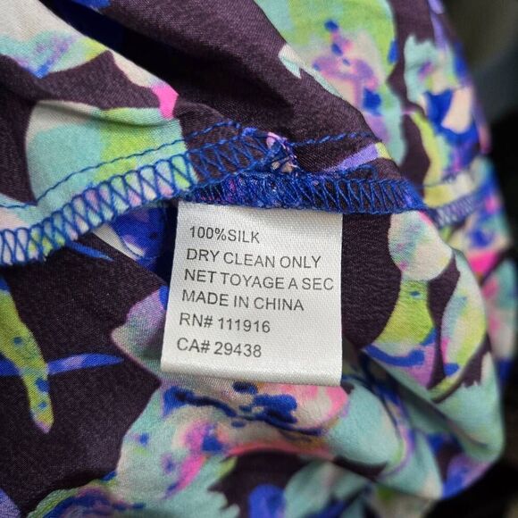 Yumi Kim Romper Silk Floral Blue Pink Shorts Size Medium - Picture 9 of 9